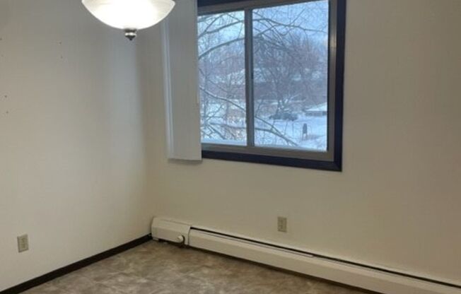 2 beds, 1 bath, 1,052 sqft, $1,550, Unit 335-B