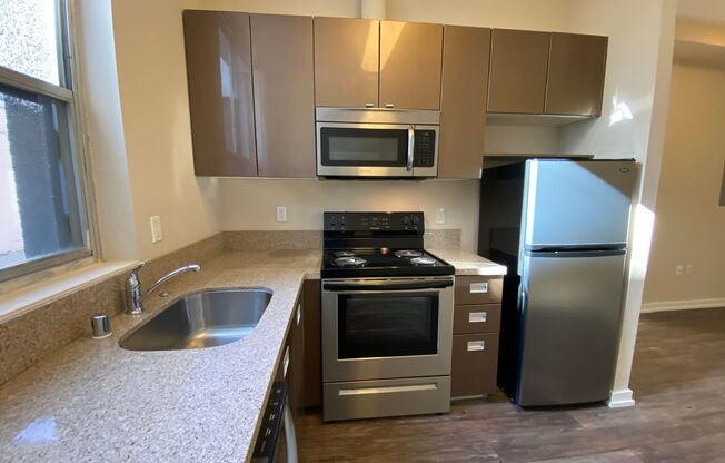 2 beds, 1.5 baths, $1,995, Unit 114