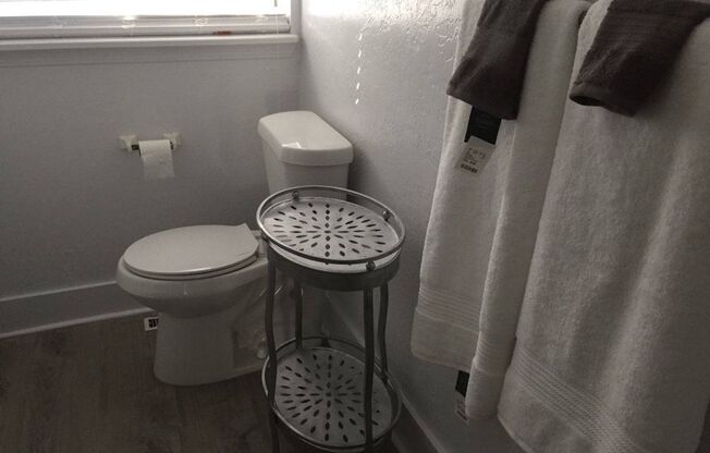 CHARMING 3 BED/2 BATH HOME IN OLD TOWN