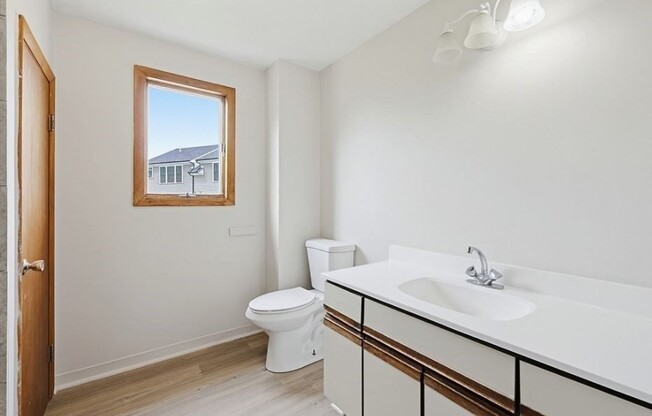 3 beds, 2.5 baths, 2,490 sqft, $3,700, Unit 20