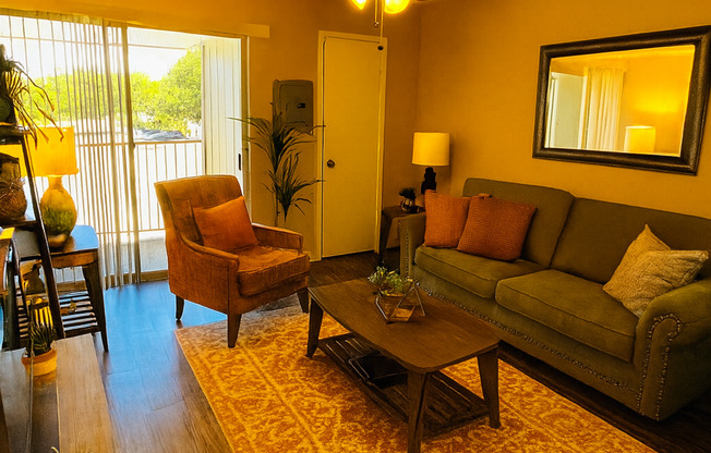 1 bed, 1 bath, 560 sqft, $1,360, Unit 2014