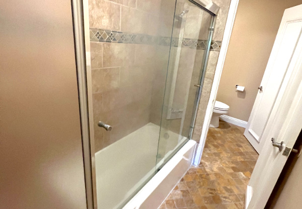 2 beds, 1.5 baths, 950 sqft, $4,195