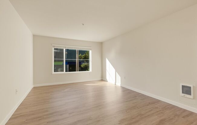 1 bed, 1 bath, 593 sqft, $1,895, Unit 305