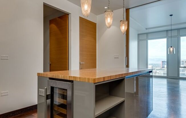 2 beds, 2.5 baths, $16,495