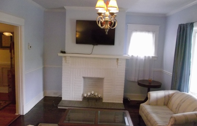 320 Knox Ave