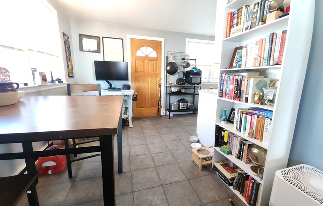 1 bed, 1 bath, 632 sqft, $2,400, Unit 7