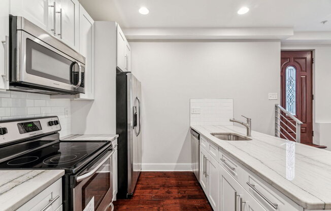 1238 N 6 ST