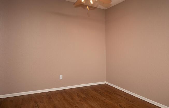 dining room with a ceiling fan