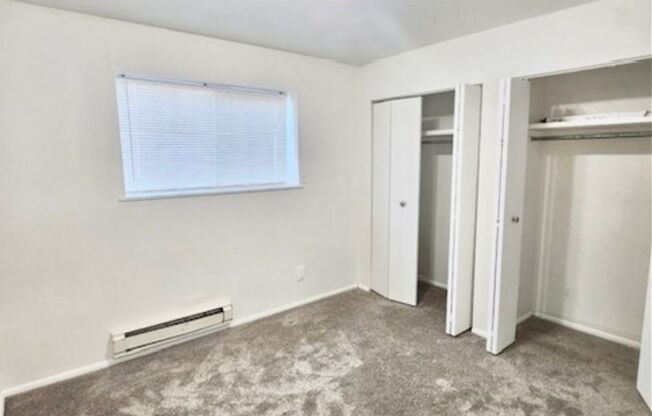 2 beds, 1 bath, $995, Unit 146 Parrish Ln