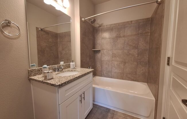 1 bed, 1 bath, 637 sqft, $1,490, Unit Unit 402