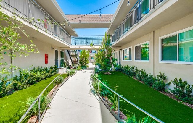 Premier Apartment Complex Near Hollywood Park with Pool, Gym and Covered Parking!