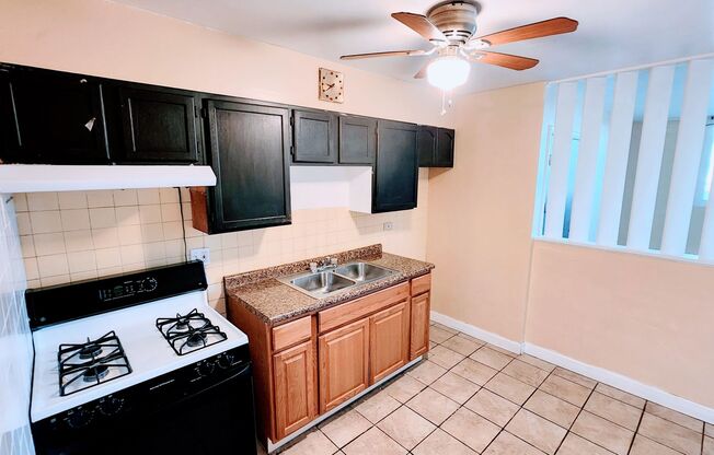 2100 Williamsburg Dr