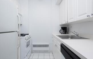 1 bed, 1 bath, $4,395, Unit 7G