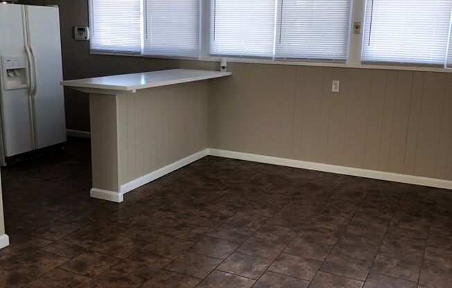 Bright and Spacious 4 Bedroom Home!