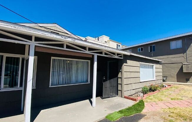 ***2 BED 1 BATH***PACIFIC BEACH***GROUND FLOOR UNIT***ASSIGNED PARKING***PET FRIENDLY***