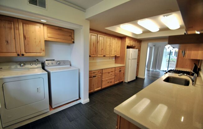 2 beds, 2 baths, $3,400, Unit Signal View