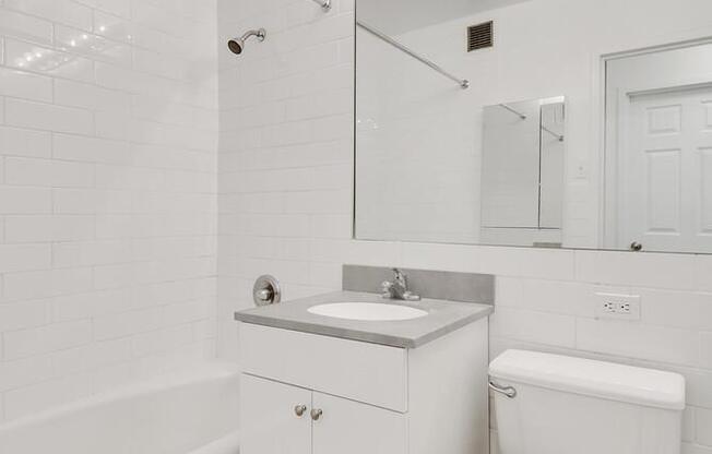 1 bed, 1 bath, $4,800, Unit 2H