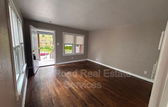 233 NIAGARA AVE