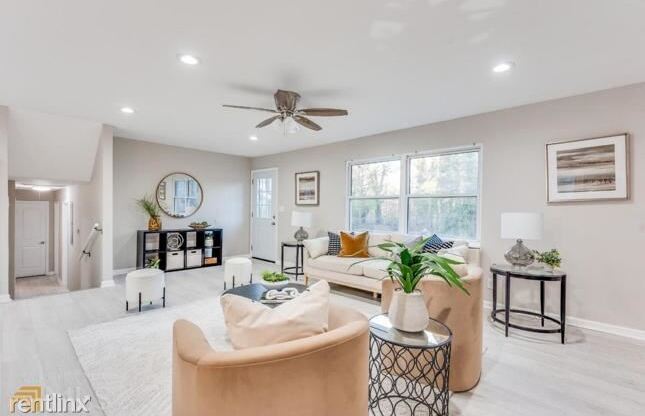 115 R Hollybrook Road