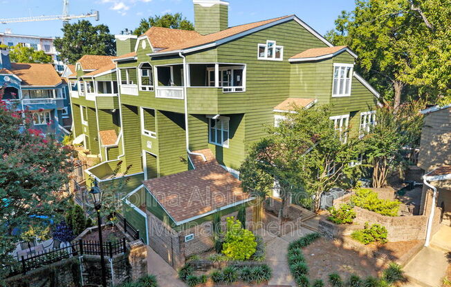 425 West 8th Street  Unit 89