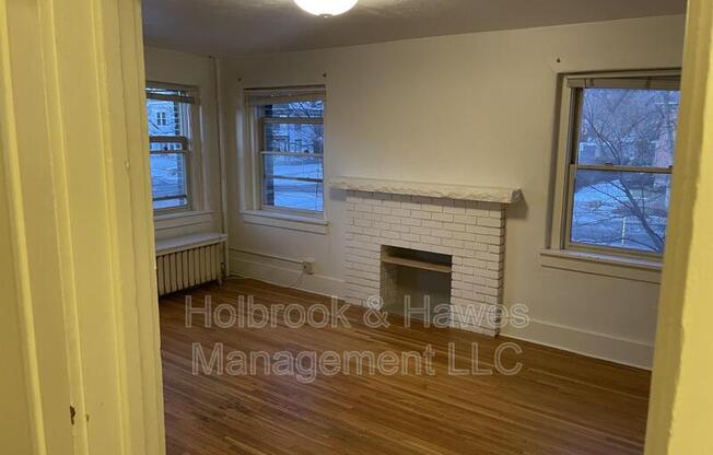 200 E Laurel St