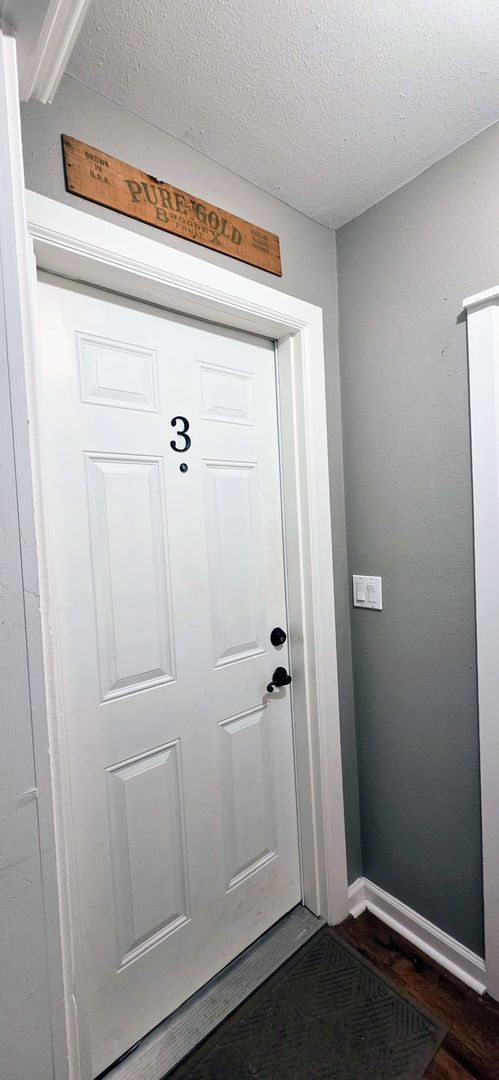 Mahncke Park! 1-Bedroom in 4-Plex near Ft Sam Houston, Incarnate Word, Trinity, The Pearl & MORE!