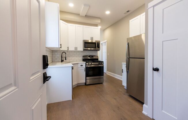 ARG LLC, 3355 N. Troy Series