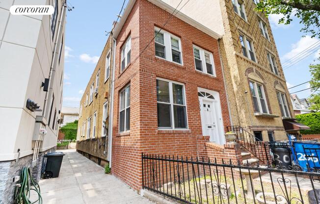 206 MARINE AVE