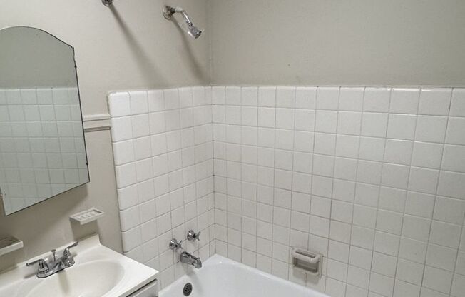 1 bed, 1 bath, 650 sqft, $1,195, Unit 304