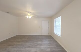 2 beds, 1 bath, 872 sqft, $1,300