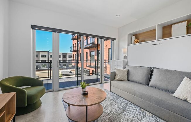 Studio, 1 bath, 380 sqft, $1,295, Unit 214