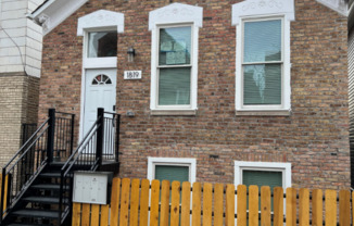 1819 S LAFLIN