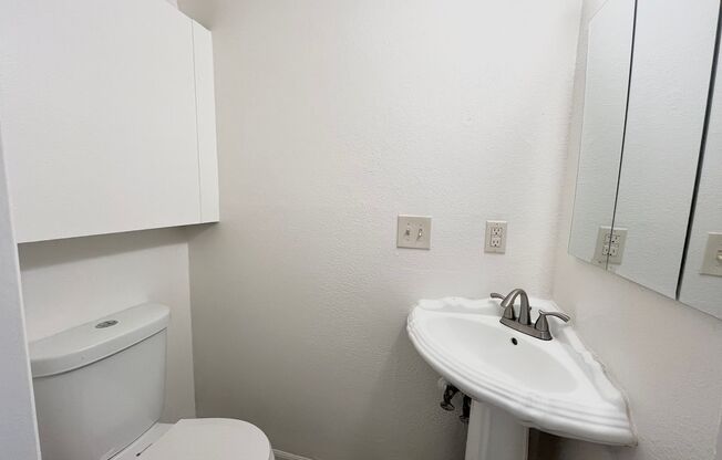 2 beds, 1.5 baths, $1,995, Unit 11