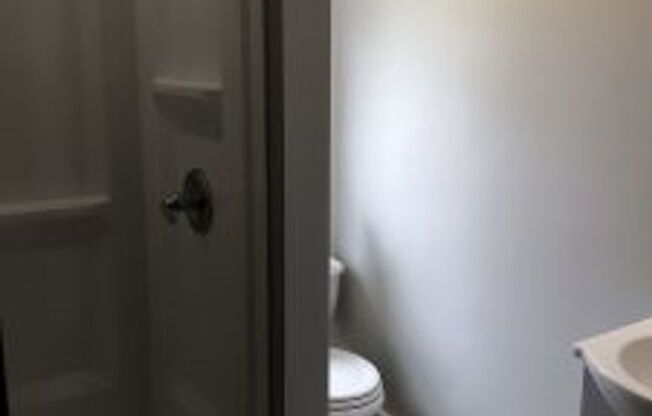 4 beds, 2 baths, $4,200, Unit 218-5
