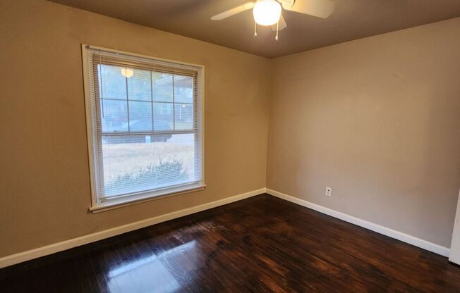 3 beds, 1 bath, $1,300