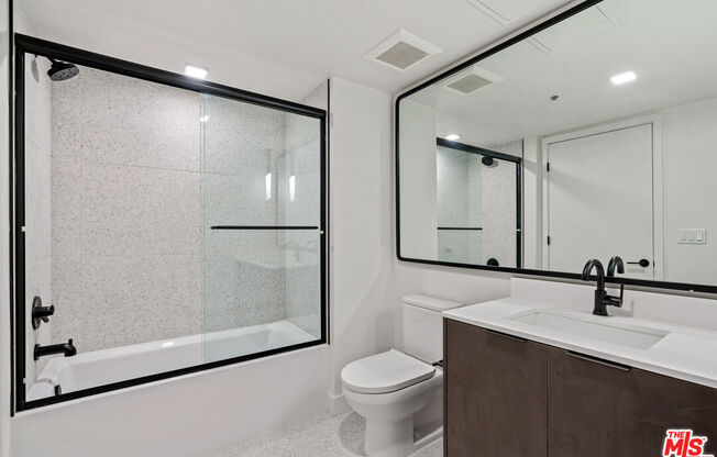 1 bed, 1 bath, 575 sqft, $3,550, Unit 434