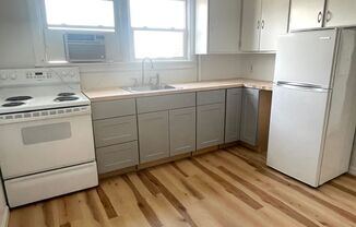 1 bed, 1 bath, $800, Unit 115 W 1st Ave. #2