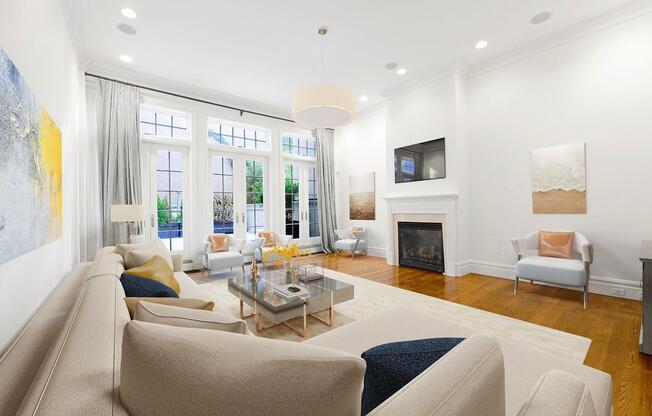 205 E 61 ST