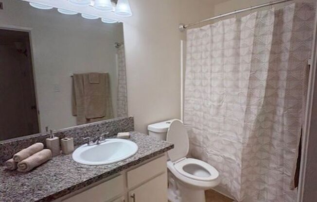 1 bed, 1 bath, 650 sqft, $1,320, Unit 12