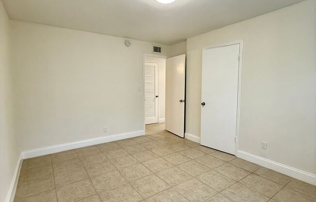 Hollywood - 1715 N 16th Avenue