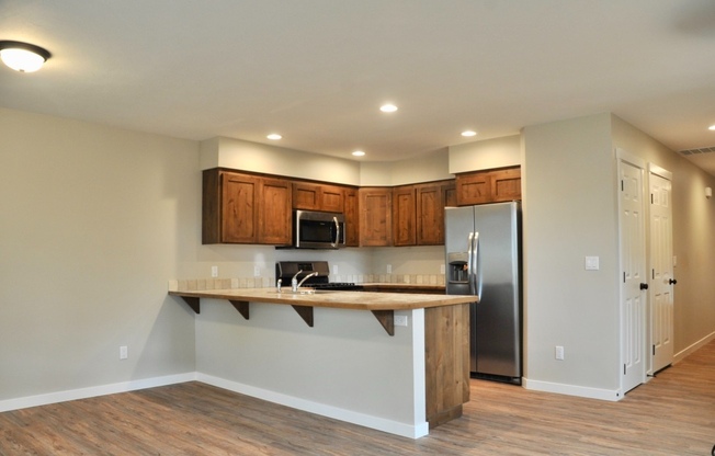 3 bed 2.5 bath Townhome Central CDA
