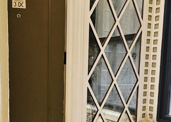 205 W 57 ST