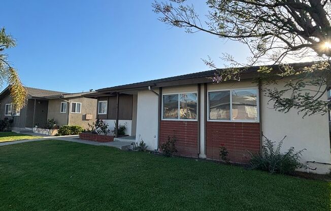 Charming 3 Bedroom 2 bath House in Torrance - with washer and dryer hookups and private patio !!!!!