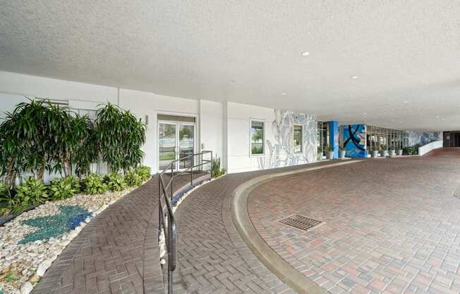 The Grand Upper Kirby Apartments in Houston, TX Front Entrance