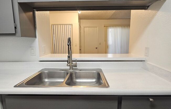 1 bed, 1 bath, 580 sqft, $995, Unit 123