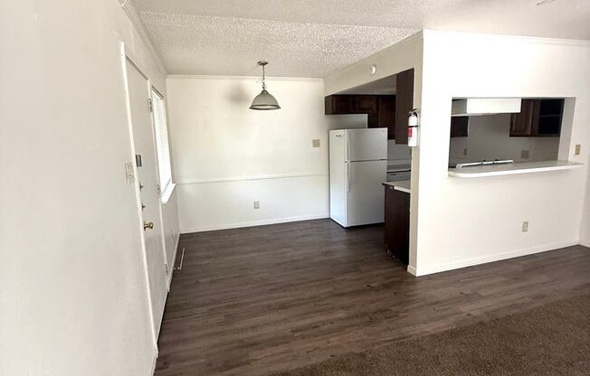 2 beds, 1 bath, 750 sqft, $999, Unit D