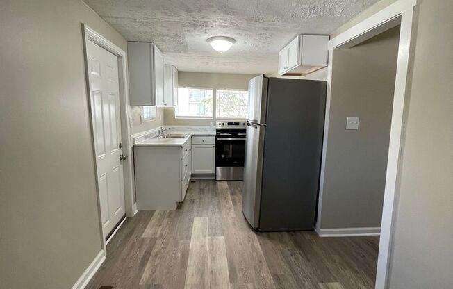 3 beds, 1 bath, $1,600