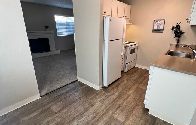 2 beds, 1 bath, $1,595