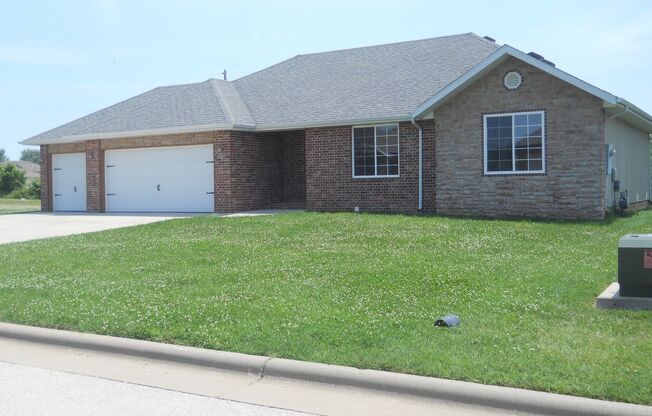 Beautiful 3 bedroom house in Battlefield!