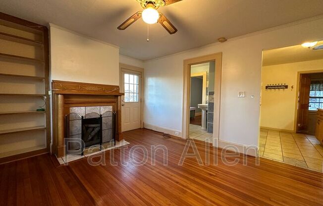 105 EDWIN PL